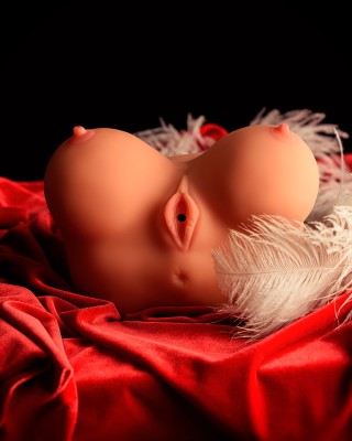 Мастурбатор с вибрацией Kokos Juliana Breast